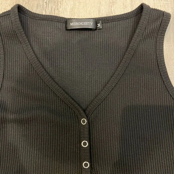 MEROKEETY Women's V Neck Tank Top Summer Sleeveless Ribbed Button Black NWOT - Picture 2 of 4